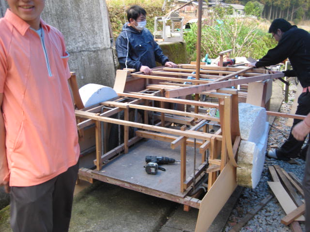 花車の作製を始めました！