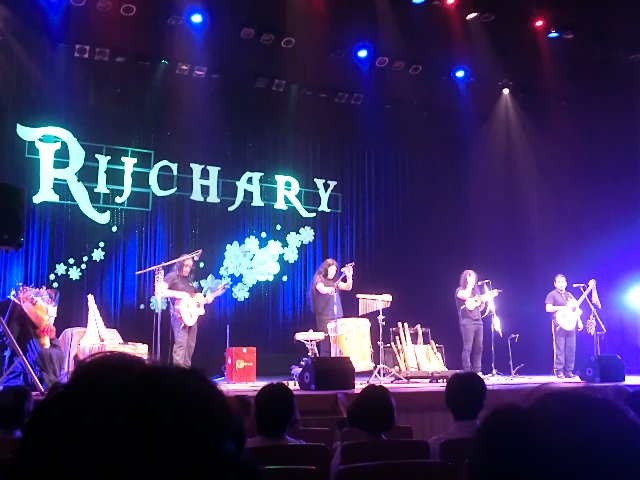 コンサートへ行ってきました